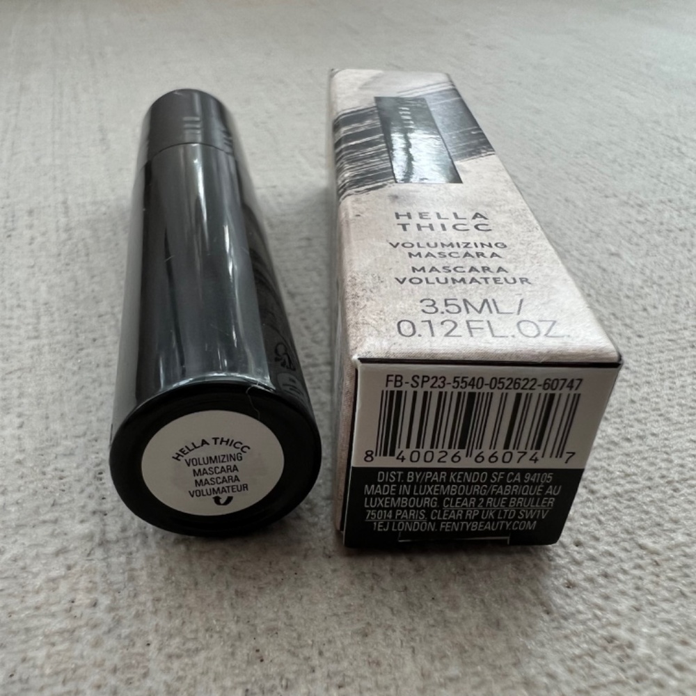 ❤️3 for $25❤️ Fenty Beauty by Rihanna Hella Thicc Volumizing Mascara mini - Picture 2 of 6